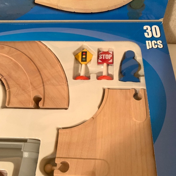 Little Tree Wood Classic Roadway Set- 30 PCS Set. For ages 3+ - Picture 7 of 13